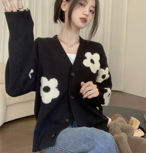 Daisy Flower Cardigan Sweater Black Bloom