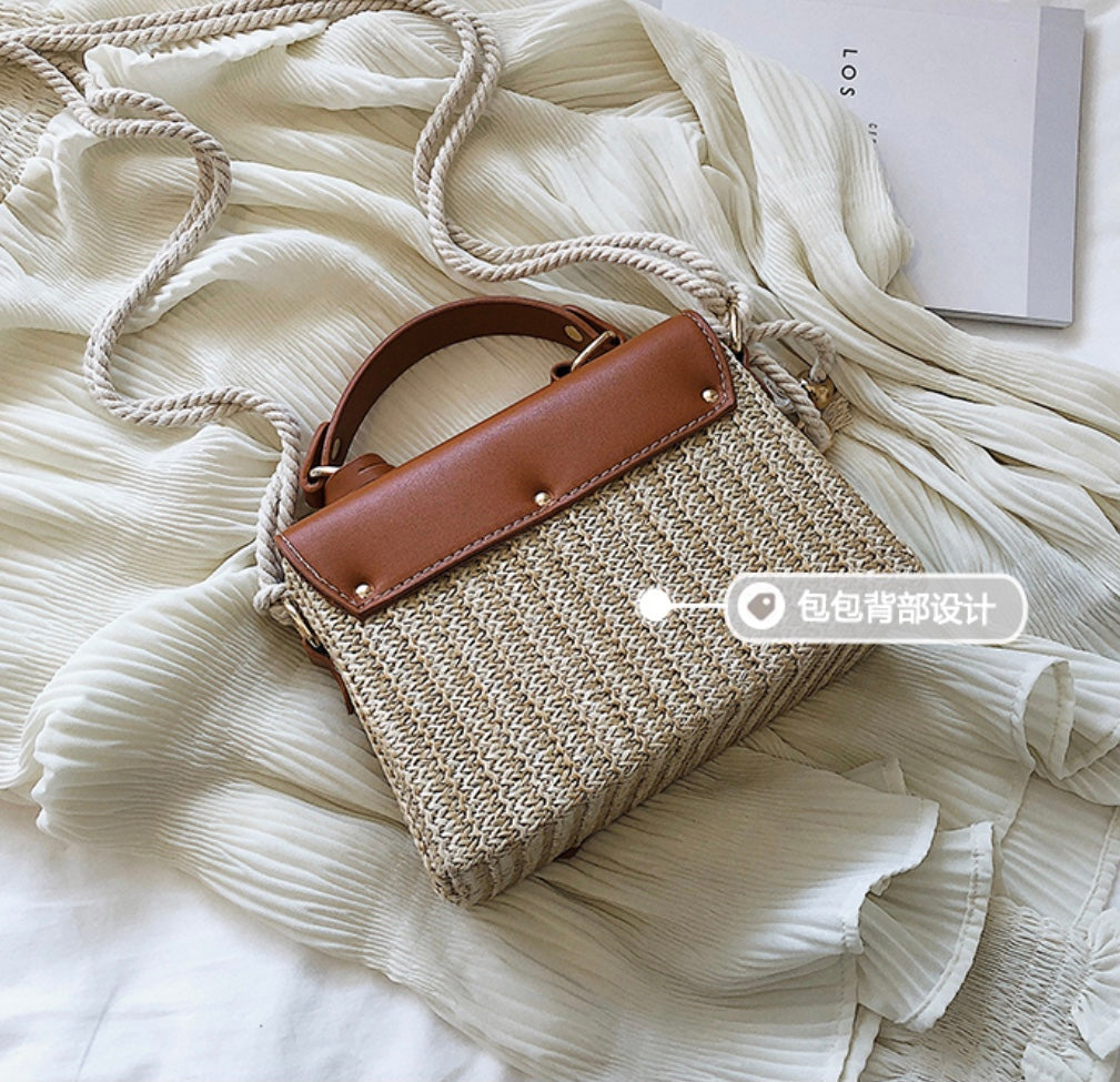 Straw Field Floral Lock Bag